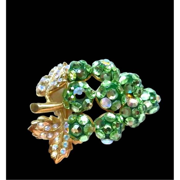 Vintage Suzanne Bjontegard Bunch Green Grapes Fruit Brooch Aurora Borealis - Picture 2 of 9